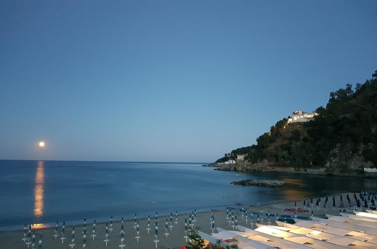 Il Gabbiano Hotel Staletti Exterior photo